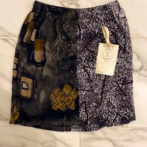 It’s a small urban short skirt with a split designs!
